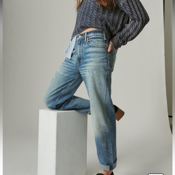 LUCKY brand boy mid rise relaxed straight distressed women’s jeans EUC - Picture 11 of 12